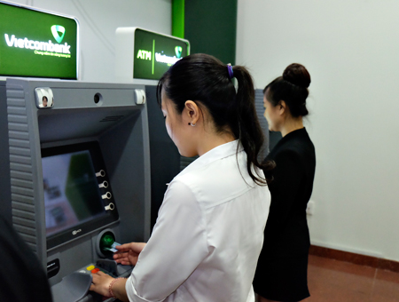 Hơn 90% giao dịch qua ATM là rút tiền mặt