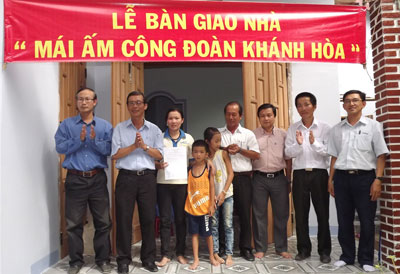 VND7.7b raised in donations for needy laborers