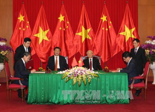 Việt Nam – Trung Quốc ký kết nhiều văn bản, thỏa thuận hợp tác