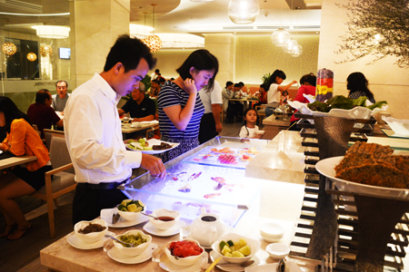 Thưởng thức buffet hải sản ở Liberty Central Nha Trang Hotel