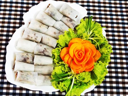 Ngon cơm với củ cải cuộn thịt hấp