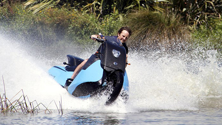 Bi-Ski, chiếc xe máy có thể chạy nhanh trên mặt nước