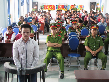 Địa điểm tổ chức phiên tòa: Cần tạo thuận lợi cho dân