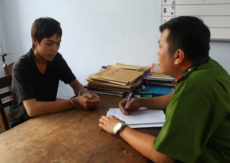 Truy bắt kẻ dùng dao cướp tài sản giữa ban ngày