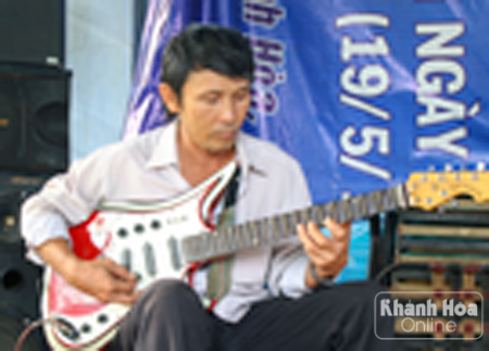 ùng với lời ca, tiếng đàn trở nên đặc biệt quan trọng trong đờn ca tài tử