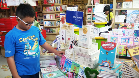 Đa dạng quà tặng ngày Nhà giáo Việt Nam