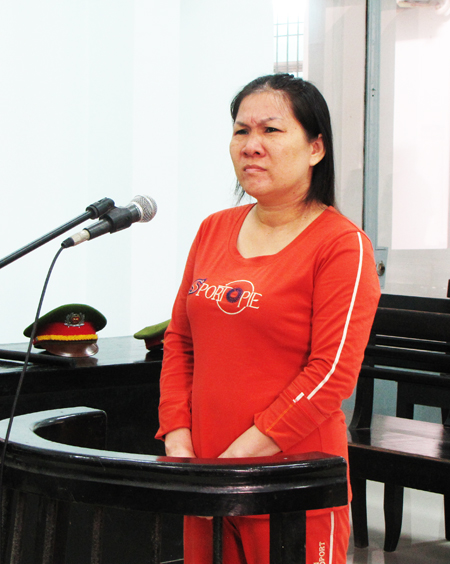 Chuốc thuốc ngủ, lấy sạch tài sản của cụ ông