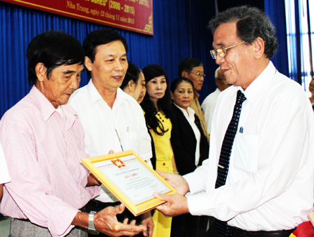 Hỗ trợ xây dựng hơn 1.300 căn nhà đại đoàn kết