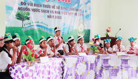 Các học sinh tham gia hội thi