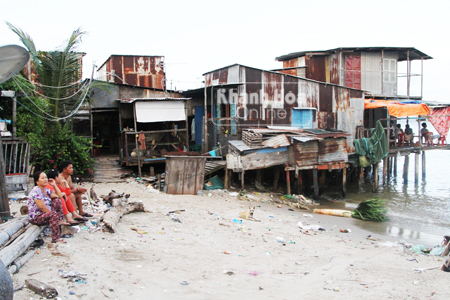 Cồn Nhất Trí phía cửa sông Cái