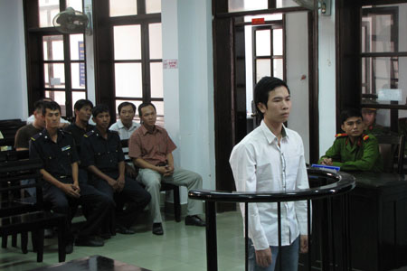 Lãnh án vì chống người thi hành công vụ