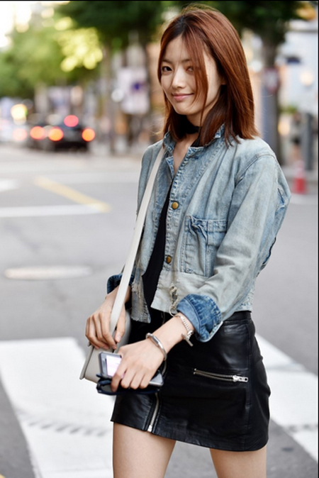 Áo khoác denim ngày se lạnh