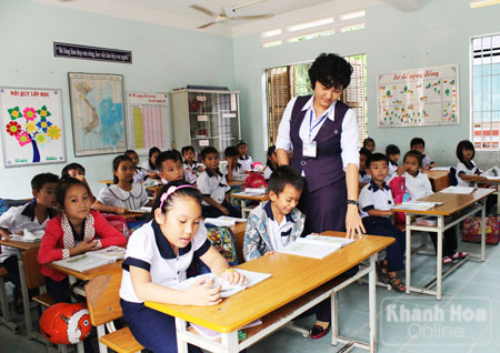 Cô giáo Kim Lâu nhiệt huyết trong mỗi giờ lên lớp