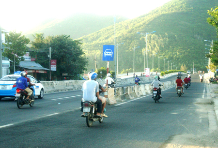 Cố tình đi sai làn đường