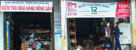  Trung tâm Dịch vụ thương mại Khánh Sơn chuẩn bị hàng hóa phục vụ tết Nguyên đán