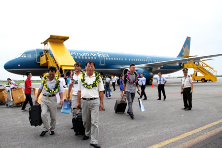 Hành khách trên chuyến bay đầu tiên Nha Trang - Hải Phòng