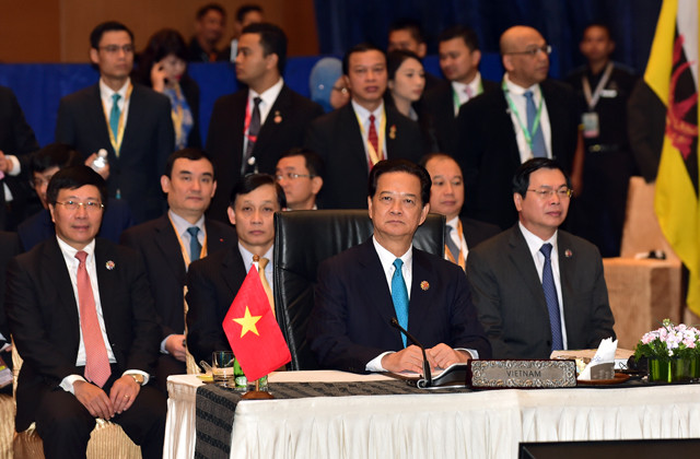 Thủ tướng Nguyễn Tấn Dũng nhấn mạnh việc hình thành Cộng đồng ASEAN 2015 có ý nghĩa lịch sử, thể hiện nhận thức chung và quyết tâm của các quốc gia thành viên ASEAN. Ảnh: VGP/Nhật Bắc
