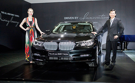 BMW 740Li mới về Việt Nam