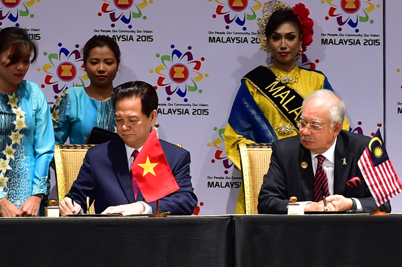 Thủ tướng Nguyễn Tấn Dũng ký Tuyên bố Kuala Lumpur 2015 về 