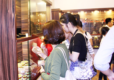 Sản phẩm làm từ trầm hương: Khó phân biệt thật, giả