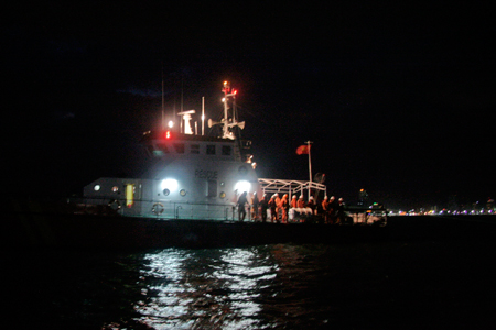 Cứu 14 ngư dân trên tàu cá bị nạn