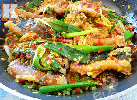 Lươn chiên sả ớt cay nóng cho ngày lạnh giá