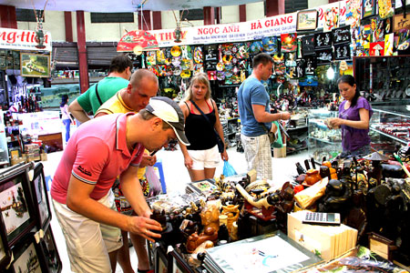 Bàn giải pháp phát triển thị trường khách Nga