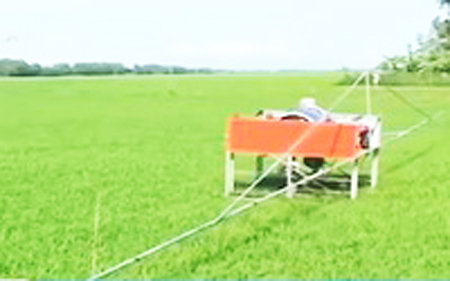 Máy phun thuốc trừ sâu điều khiển từ xa