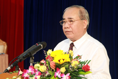  Ông Đào Công Thiên trả lời ý kiến, kiến nghị của cử tri toàn tỉnh.