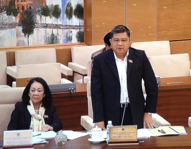 Chủ nhiệm Ủy ban Kinh tế Nguyễn Văn Giàu phát biểu tại phiên họp (Ảnh: KT)