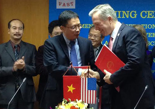 NASA giúp Việt Nam bảo vệ môi trường bằng vệ tinh