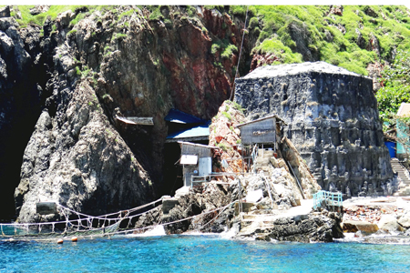 Lưới chắn sóng ngoài đảo yến