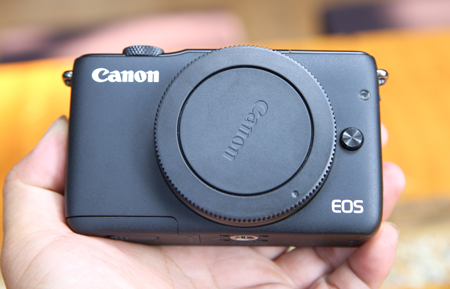 Cận cảnh EOS M10