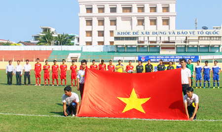  Sân 19-8 Nha Trang sẽ là nơi tranh tài của các đội bóng mạnh nhất lứa tuổi U.19