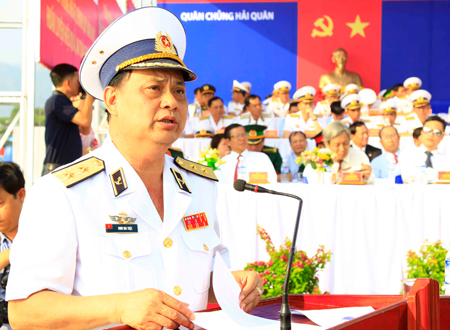 Phó Đô đốc Đinh Gia Thật phát biểu tại buổi lễ.