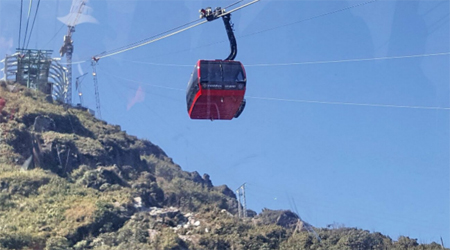 Chạm tay vào &quot;Nóc nhà Đông Dương&quot;