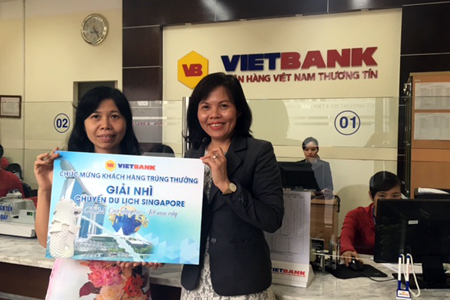 VietBank: Trao giải cho khách hàng trúng thưởng
