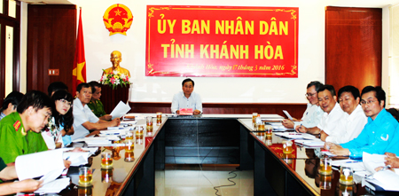 Quang cảnh tại đầu cầu Khánh Hòa