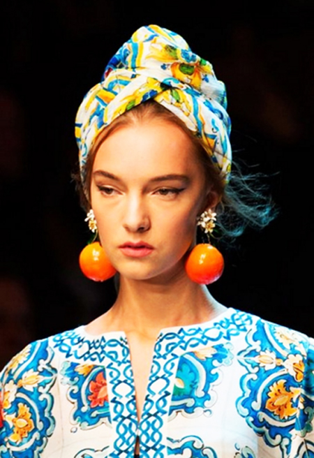 Những cách làm điệu với khăn trùm đầu cho bạn gái