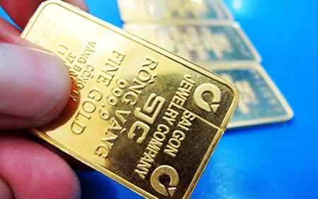 Giá vàng SJC tăng vọt, tiến sát mốc 34 triệu đồng/lượng