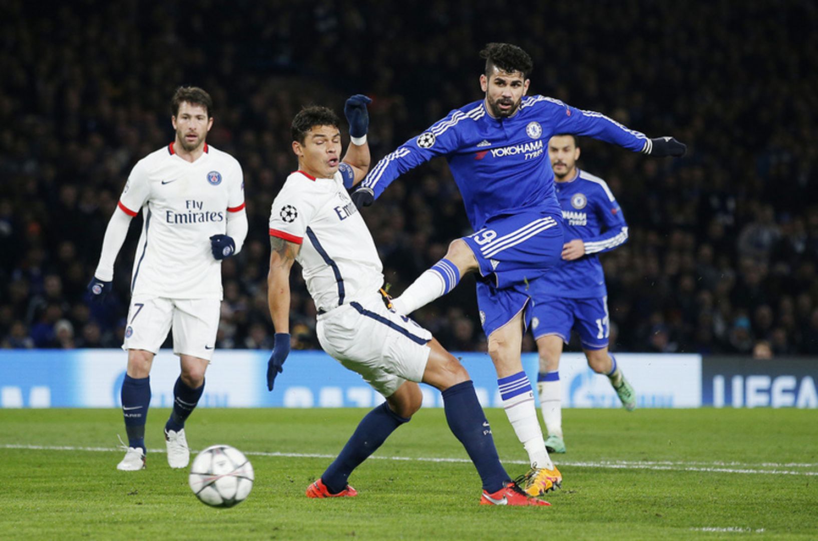 Chelsea phải đấu tranh cho một suất tham dự cúp châu Âu.