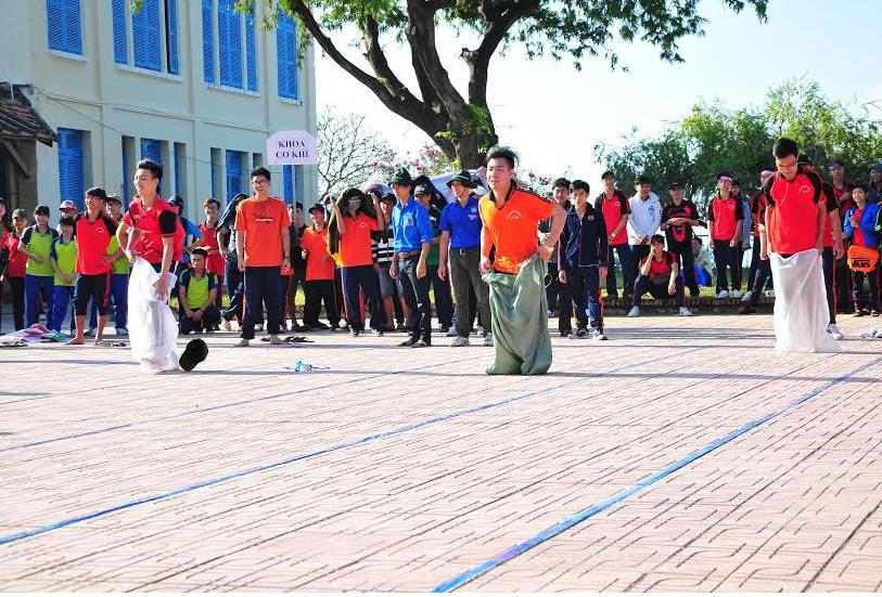 Gần 1.000 đoàn viên thanh niên tham gia Hội thao dân gian