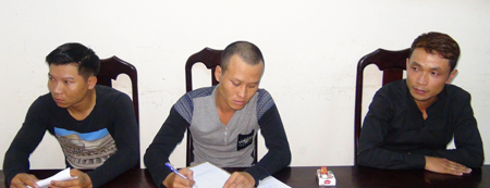 Tạm giữ hình sự 2 đối tượng đâm chủ nhà hàng Hưng Phát 2