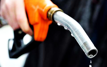 Giá xăng tăng 670 đồng/lít kể từ 16h30 chiều 21-3