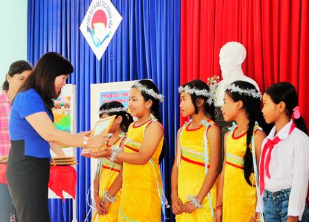 Bồi đắp lòng yêu tiếng Việt