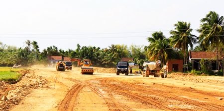Mặt bằng của tuyến tránh Ninh Hòa chưa được bàn giao đầy đủ khiến việc thi công gặp khó khăn