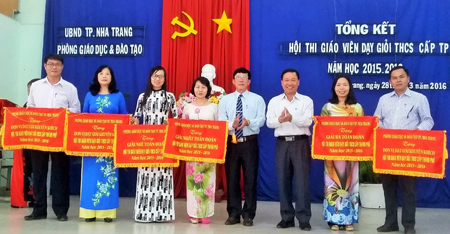 100 giáo viên dạy giỏi Trung học cơ sở năm học 2015 - 2016