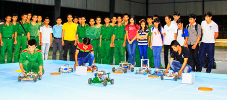 Các đội của Trường Đại học Thông tin liên lạc chạy thử nghiệm robot