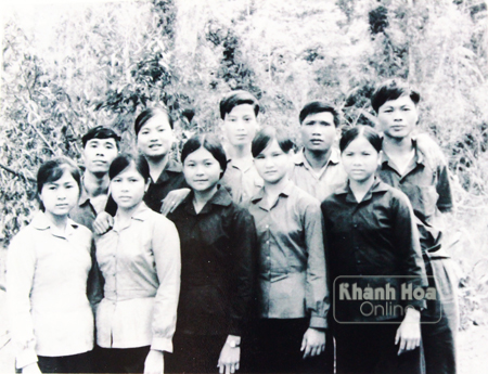 Đoàn văn công tại chiến khu Hòn Dù