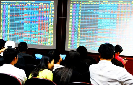 VN-Index tuột khỏi mốc 560 điểm